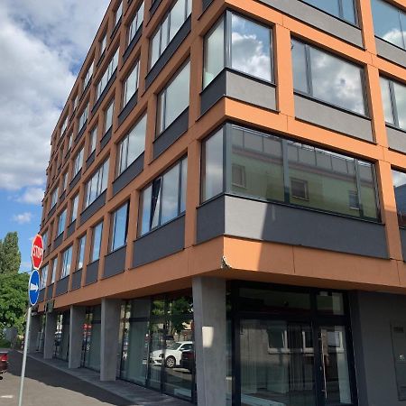 Air-Conditioned, 2 Room Apartment With Terrace Pressburg Exterior foto